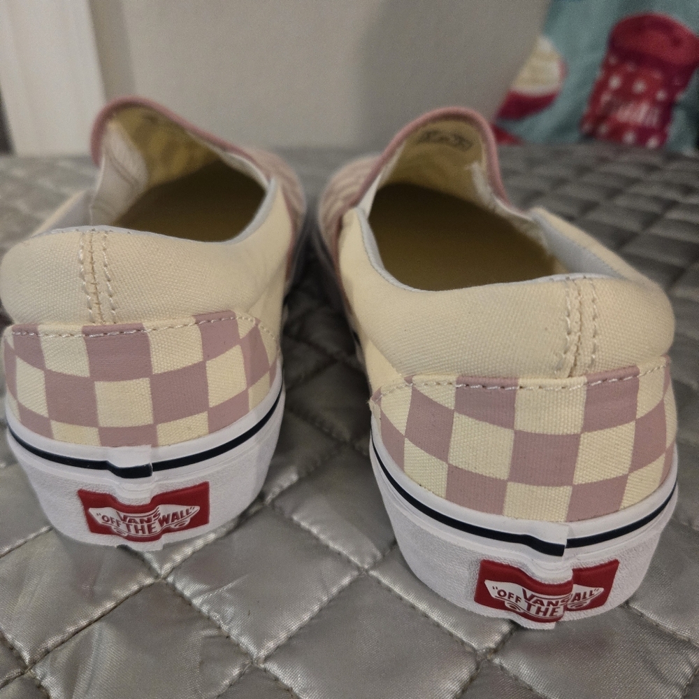NWT Van's pink checkboard Size 8 - Picture 3 of 3